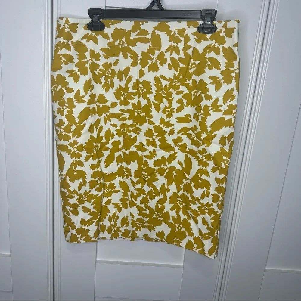 LOFT Yellow Gold Pencil Skirt Knee-Length Casual size 12 (m1)